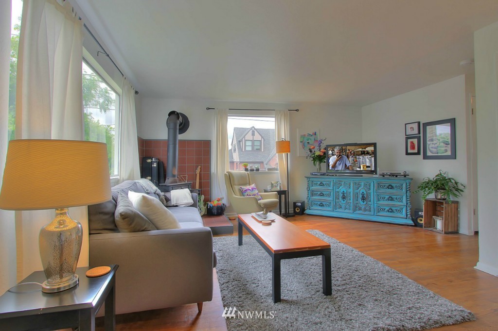 435 North 70th Street Seattle, WA 98103 - Photo 4 of 19 Gallery Image 4