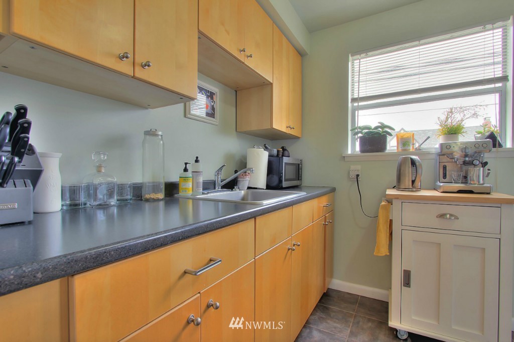 435 North 70th Street Seattle, WA 98103 - Photo 6 of 19 Gallery Image 6