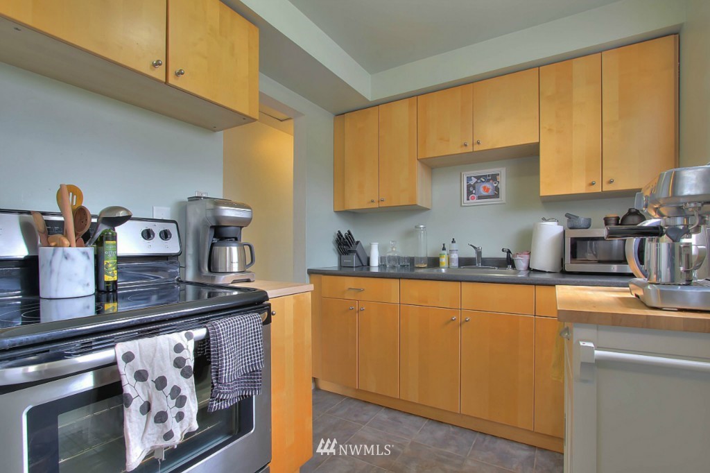 435 North 70th Street Seattle, WA 98103 - Photo 8 of 19 Gallery Image 8