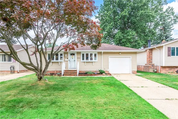 $240,000 | 13901 Franklyn Boulevard, Brook Park, OH 44142