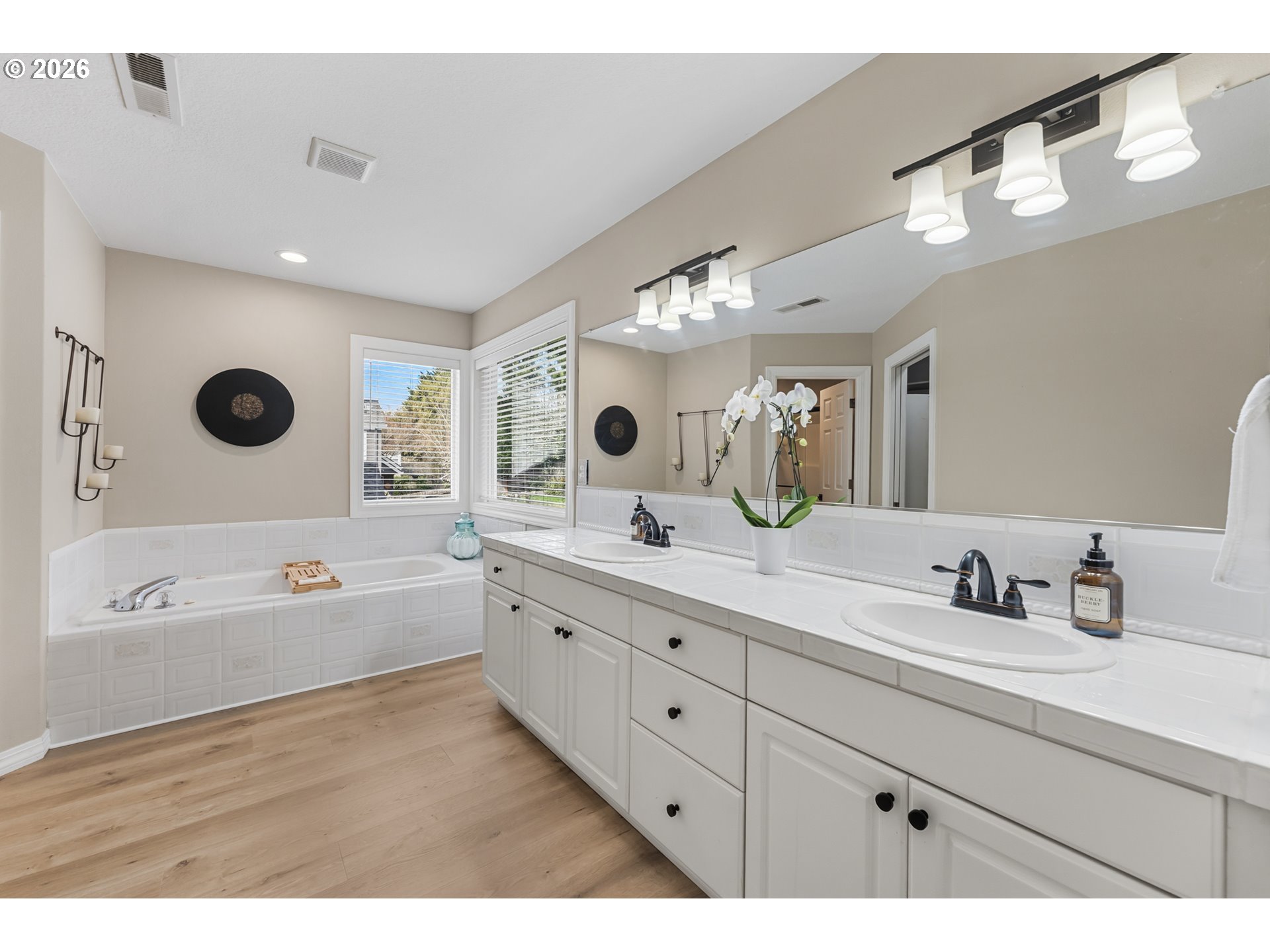 5707 Ridgetop Court Lake Oswego, OR 97035 - Photo 31 of 48 Gallery Image 31