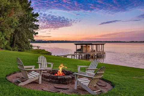 $995,000 | 334 Sunset Drive, Livingston, TX 77351