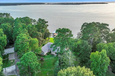 $995,000 | 334 Sunset Drive, Livingston, TX 77351