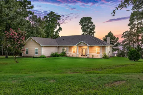 $995,000 | 334 Sunset Drive, Livingston, TX 77351
