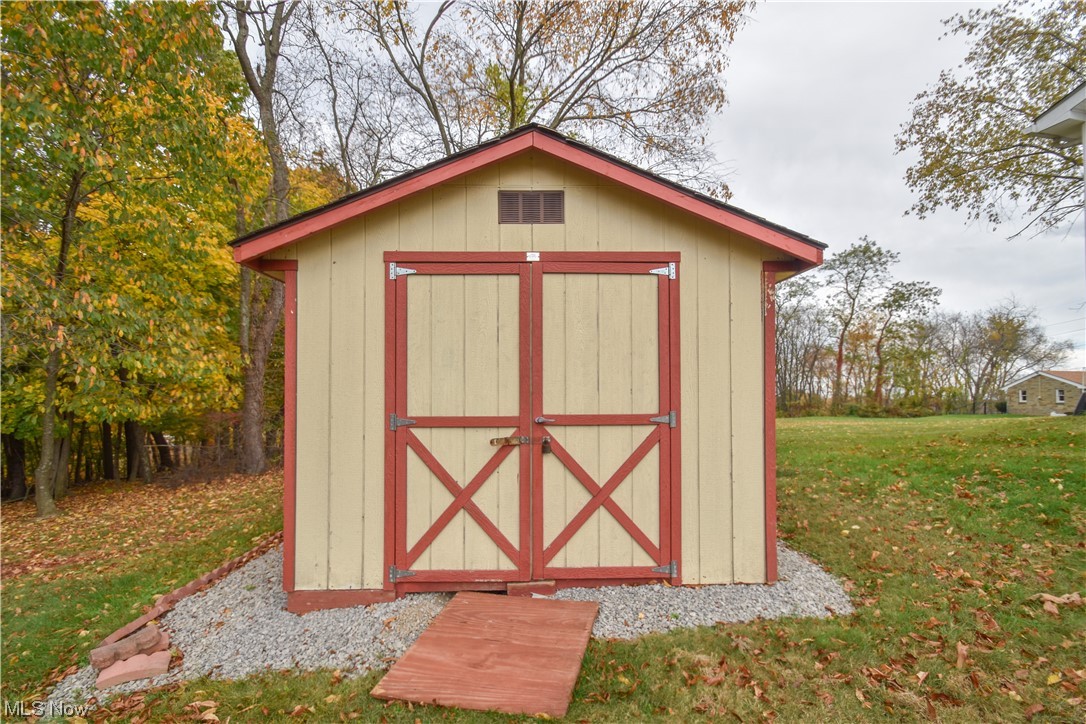 47700 Summerset Road East Liverpool, OH 43920 - Photo 34 of 35 View of outdoor structure with a lawn