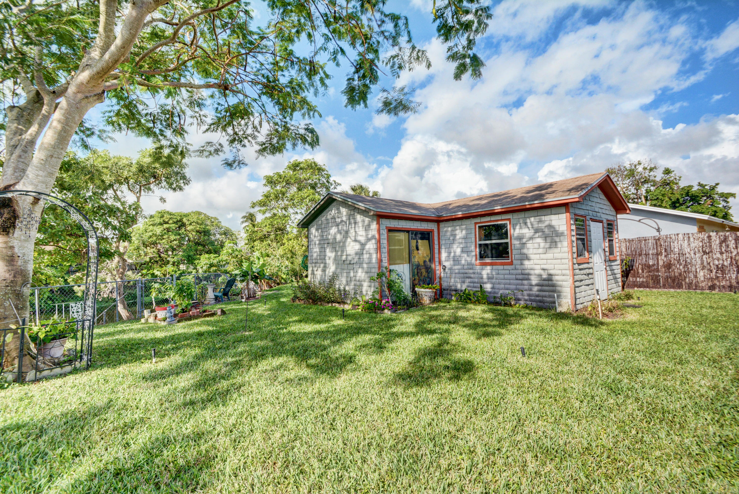22349 Southwest 65th Avenue Boca Raton, FL 33428 - Photo 35 of 40 Extra Building