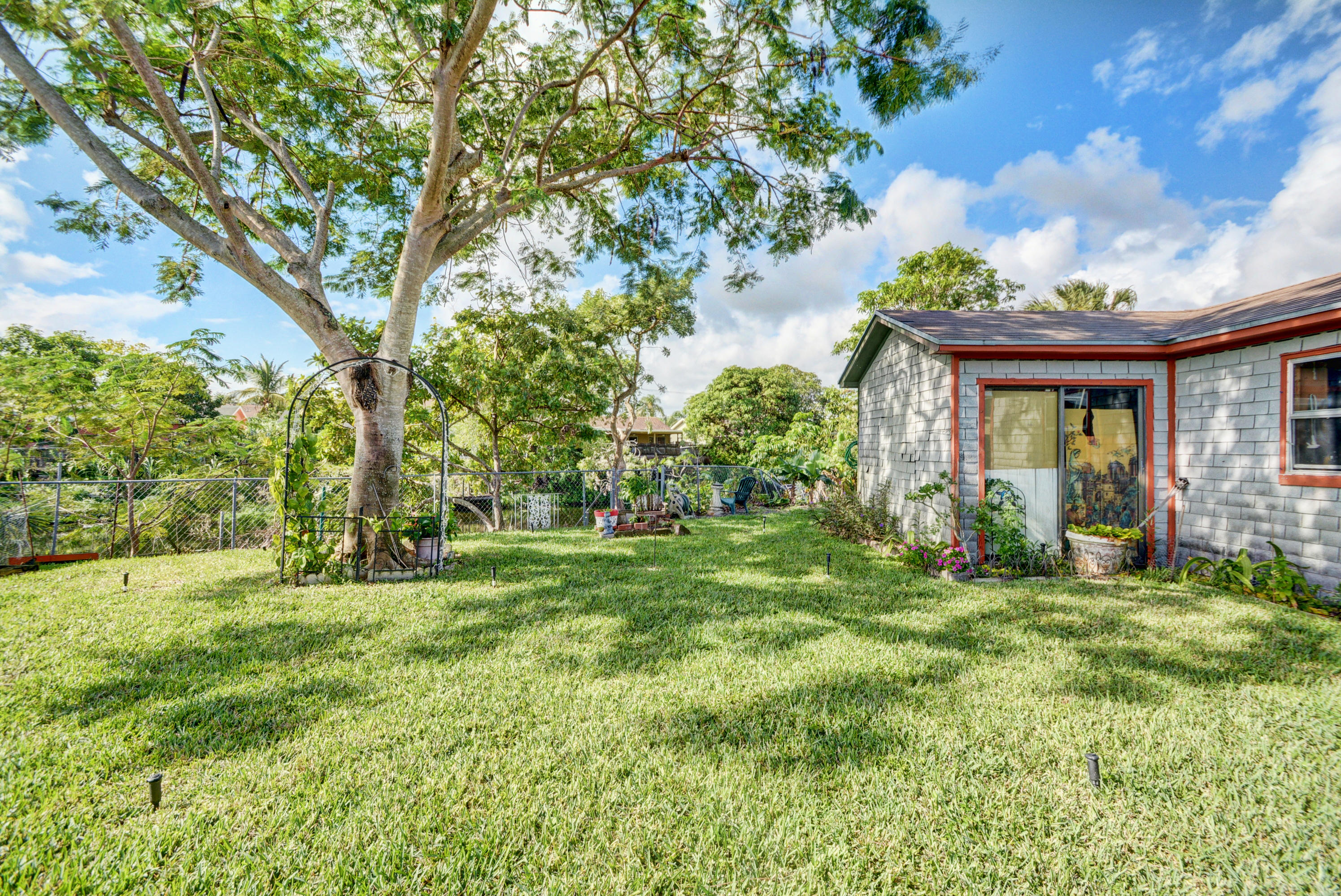 22349 Southwest 65th Avenue Boca Raton, FL 33428 - Photo 36 of 40 Extra Building