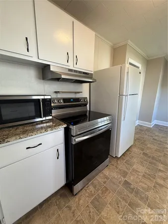 $1,350 | 509 Rhyne Street, Lincolnton, NC 28092