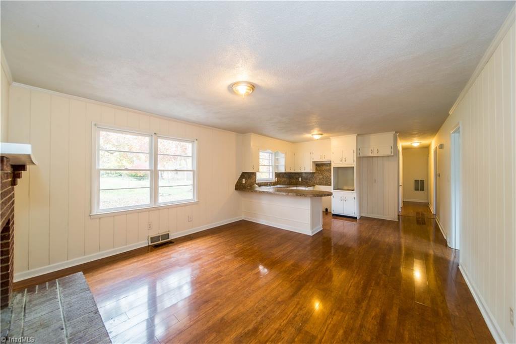 6940 Blenheim Court Rural Hall, NC 27045 - Photo 2 of 26 Gallery Image 2