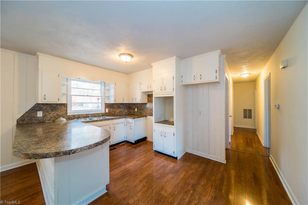 6940 Blenheim Court Rural Hall, NC 27045 - Photo 5 of 26 Gallery Image 5