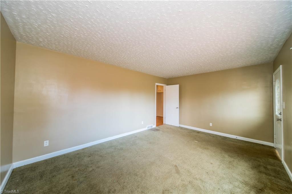 6940 Blenheim Court Rural Hall, NC 27045 - Photo 8 of 26 Gallery Image 8