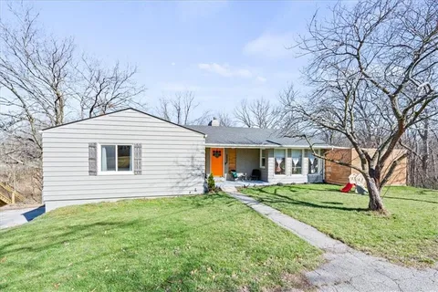 $320,000 | 8008 Parkview Avenue, Kansas City, KS 66109