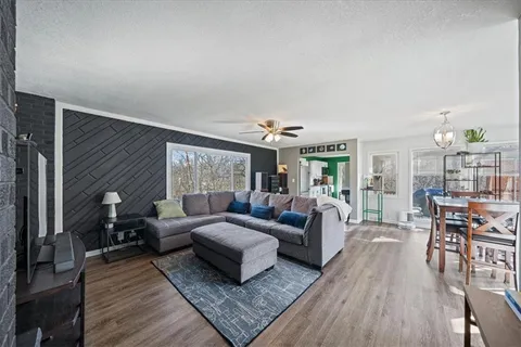$320,000 | 8008 Parkview Avenue, Kansas City, KS 66109