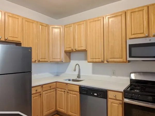 $2,795 | 2453 North Spaulding Avenue, Unit 1, Chicago, IL 60647