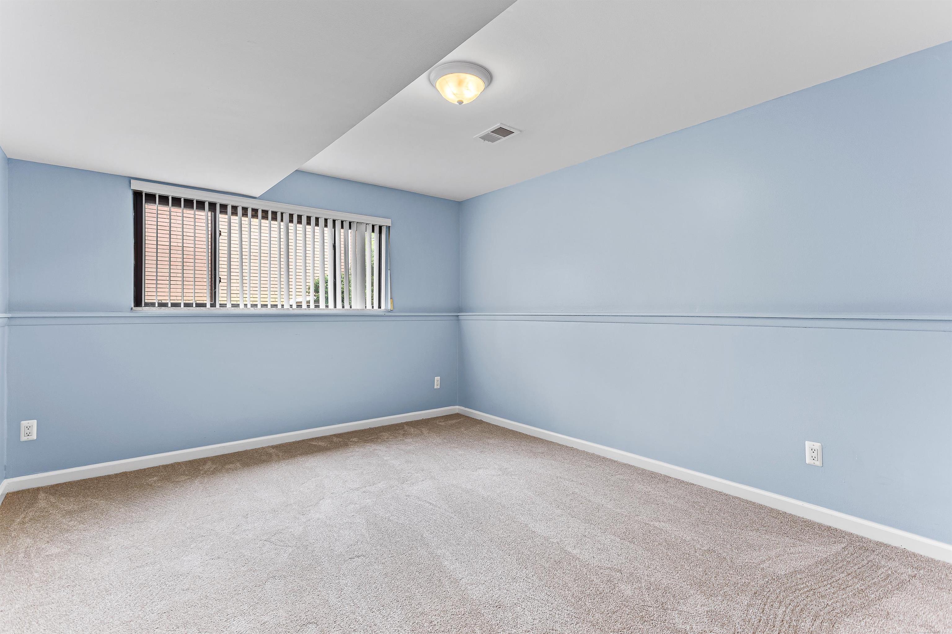 21952 Hall Road Trenton, MI 48183 - Photo 42 of 53 50148012-54094c67-bd00-4e03-968d-495453d6fcb4.JPG