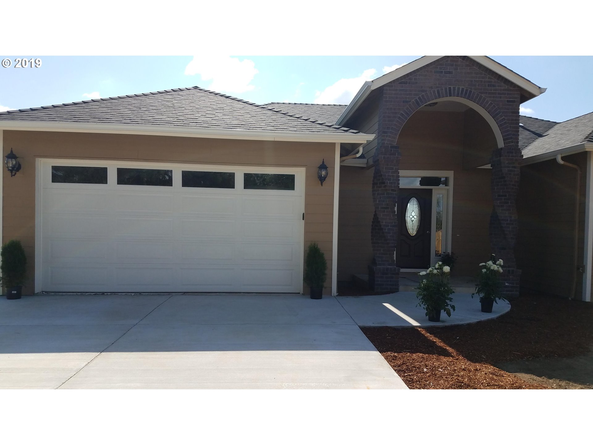 8784 Portland Road Northeast Salem, OR 97305 - Photo 1 of 30 Gallery Image 1