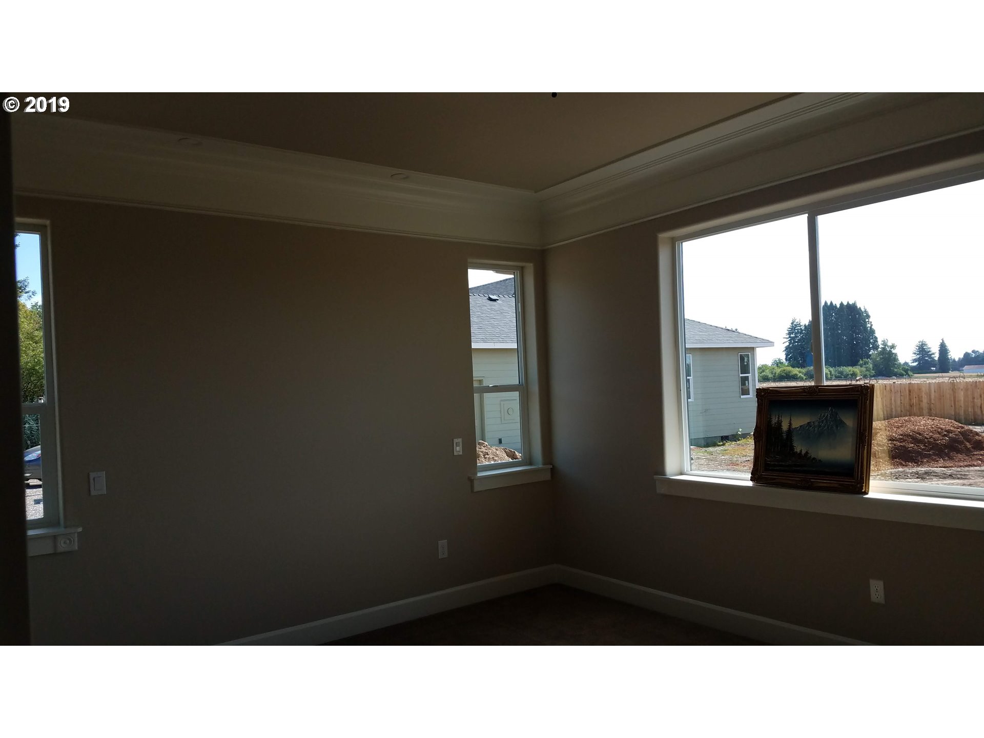 8784 Portland Road Northeast Salem, OR 97305 - Photo 12 of 30 Gallery Image 12
