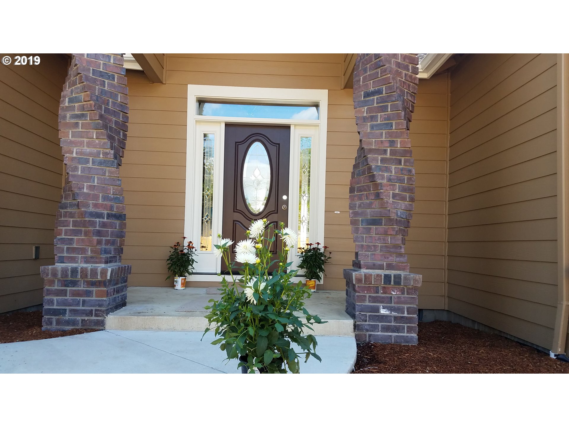 8784 Portland Road Northeast Salem, OR 97305 - Photo 3 of 30 Gallery Image 3