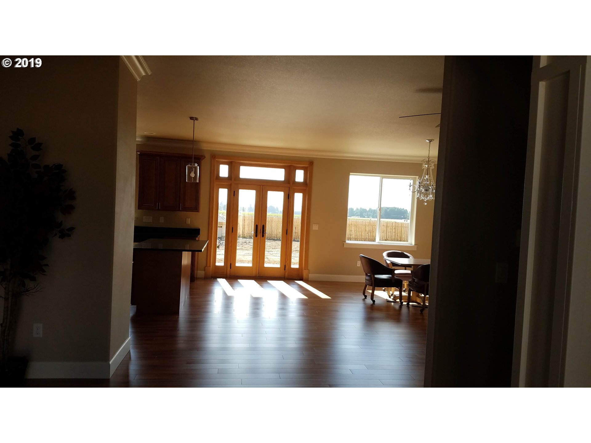 8784 Portland Road Northeast Salem, OR 97305 - Photo 5 of 30 Gallery Image 5