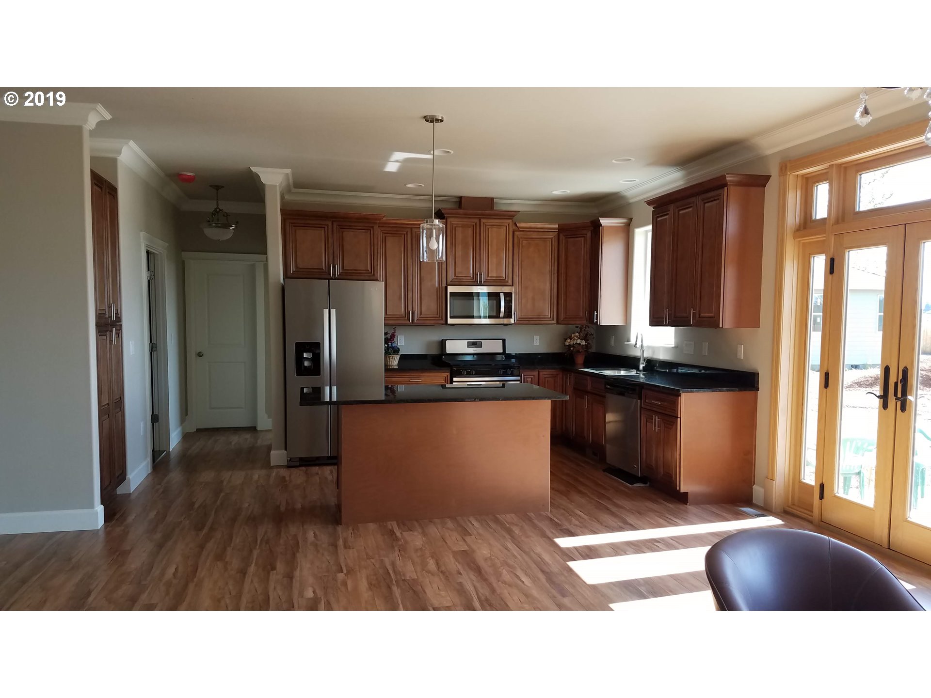 8784 Portland Road Northeast Salem, OR 97305 - Photo 6 of 30 Gallery Image 6