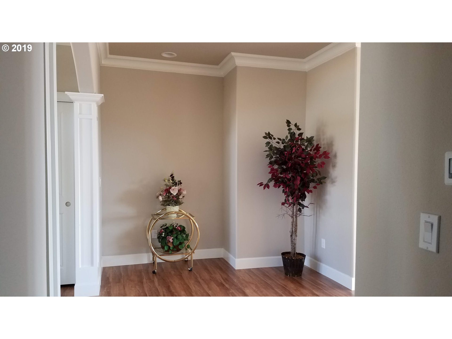 8784 Portland Road Northeast Salem, OR 97305 - Photo 10 of 30 Gallery Image 10