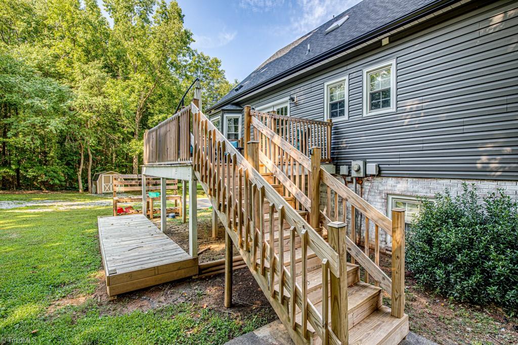 239 Raper Circle Lexington, NC 27295 - Photo 11 of 41 Gallery Image 11