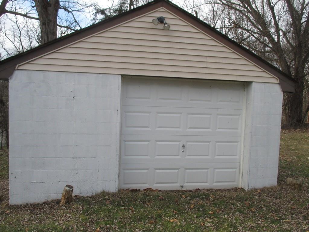 496 Seavey Road Pittsburgh, PA 15209 - Photo 4 of 15 Gallery Image 4