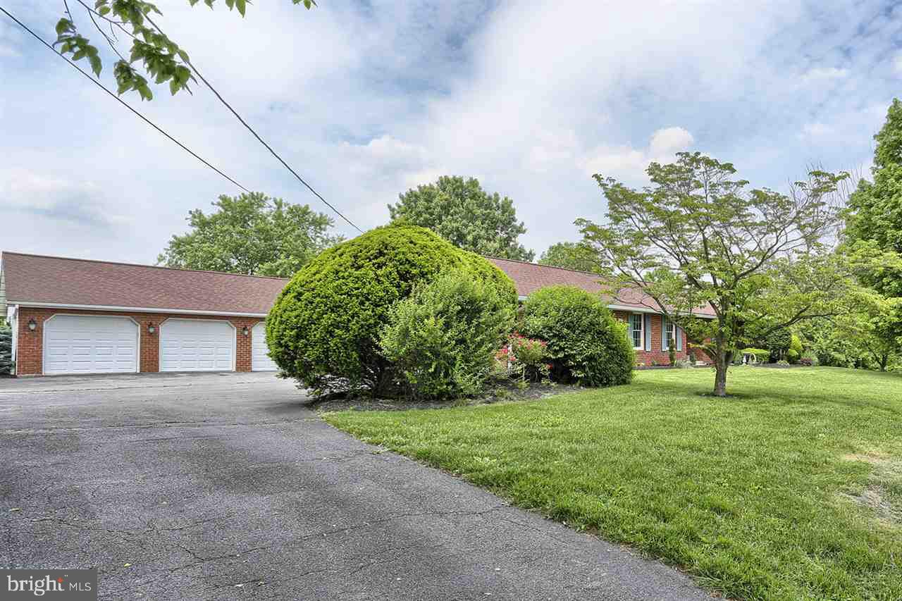 928 Alexander Spring Road Carlisle, PA 17015 - Photo 3 of 25 Gallery Image 3