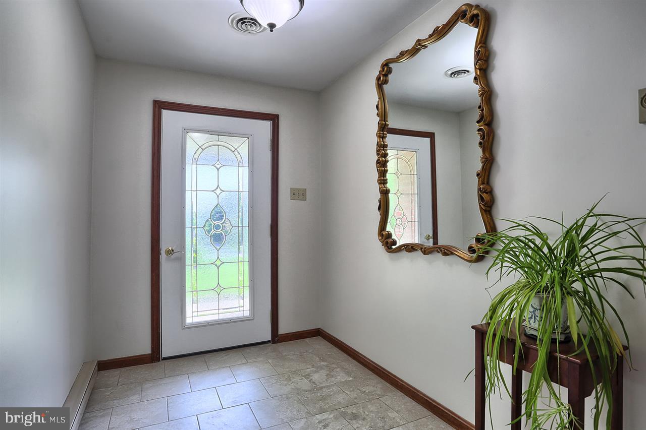 928 Alexander Spring Road Carlisle, PA 17015 - Photo 7 of 25 Gallery Image 7