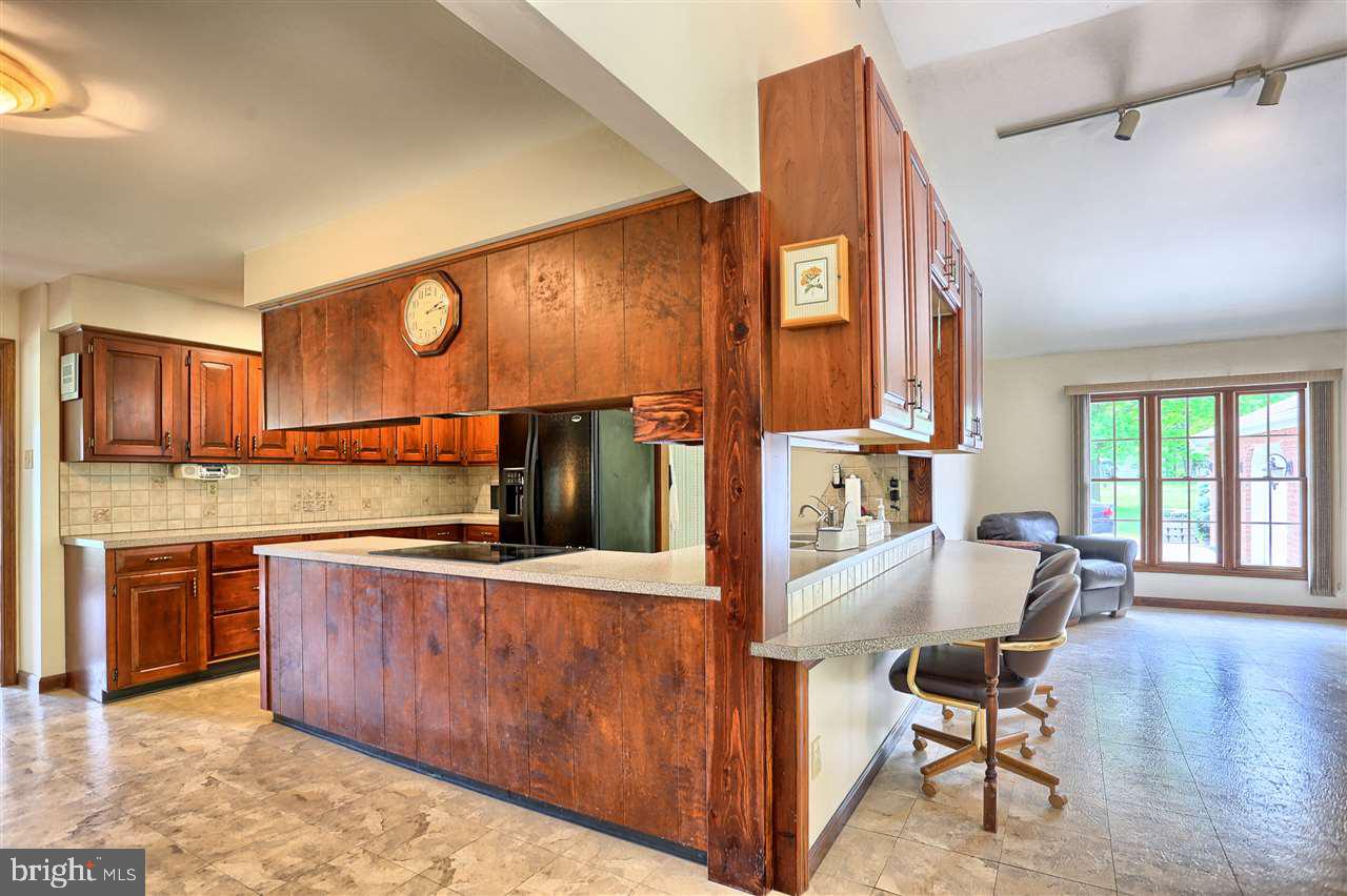 928 Alexander Spring Road Carlisle, PA 17015 - Photo 10 of 25 Gallery Image 10