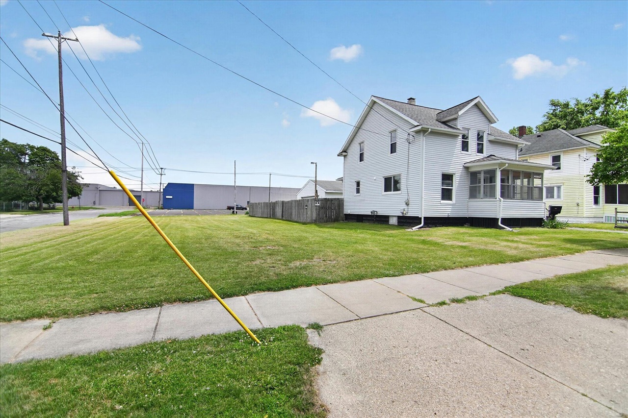 237 North Forbes Street Jackson, MI 49202 - Photo 4 of 48