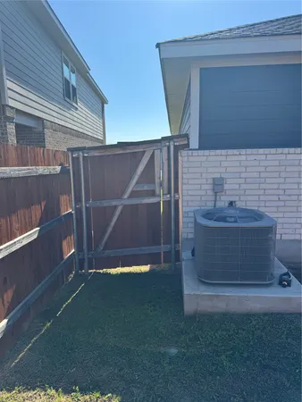 $335,000 | 140 Grey Slate Avenue, Marble Falls, TX 78654