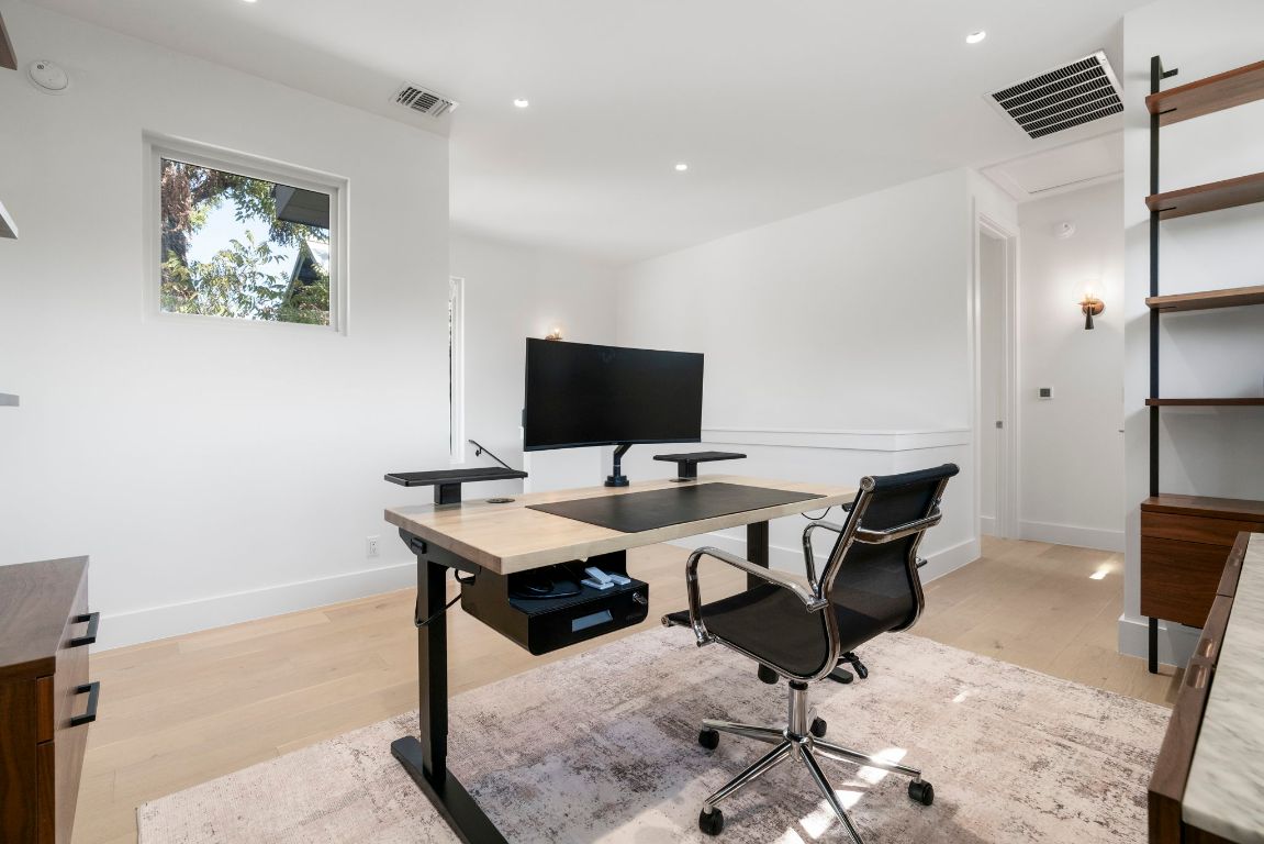 604 Cumberland Road Austin, TX 78704 - Photo 28 of 40 a view of a workspace with furniture