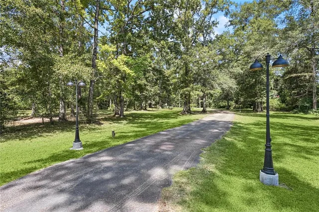 $1,995,000 | 75578 River Road, Covington, LA 70435