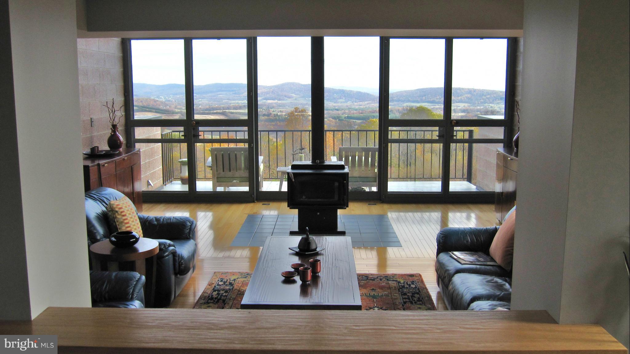 34876 Sunny Ridge Road Round Hill, VA 20141 - Photo 12 of 29 Family Room