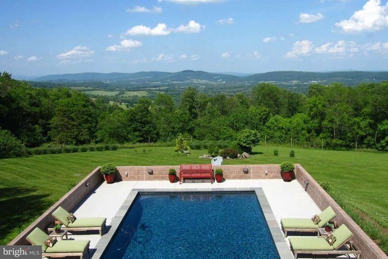 34876 Sunny Ridge Road Round Hill, VA 20141 - Photo 17 of 29 View