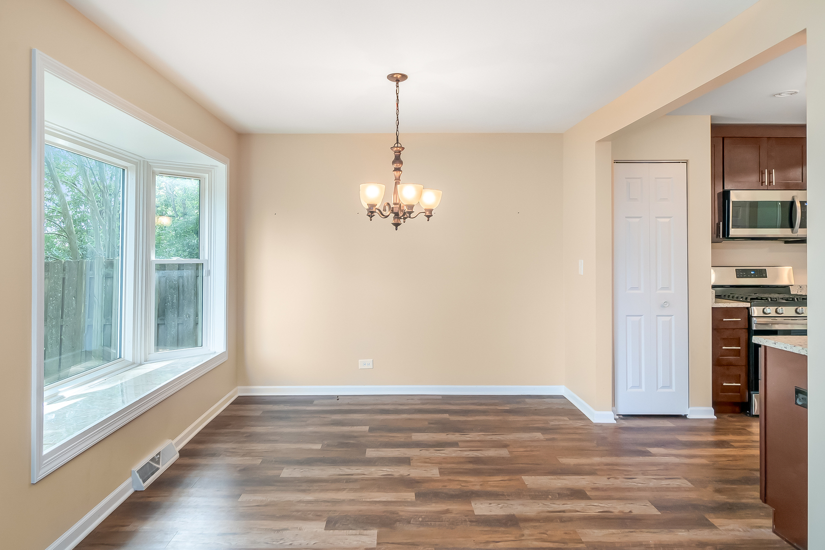 117 Julie Road Bolingbrook, IL 60440 - Photo 9 of 21