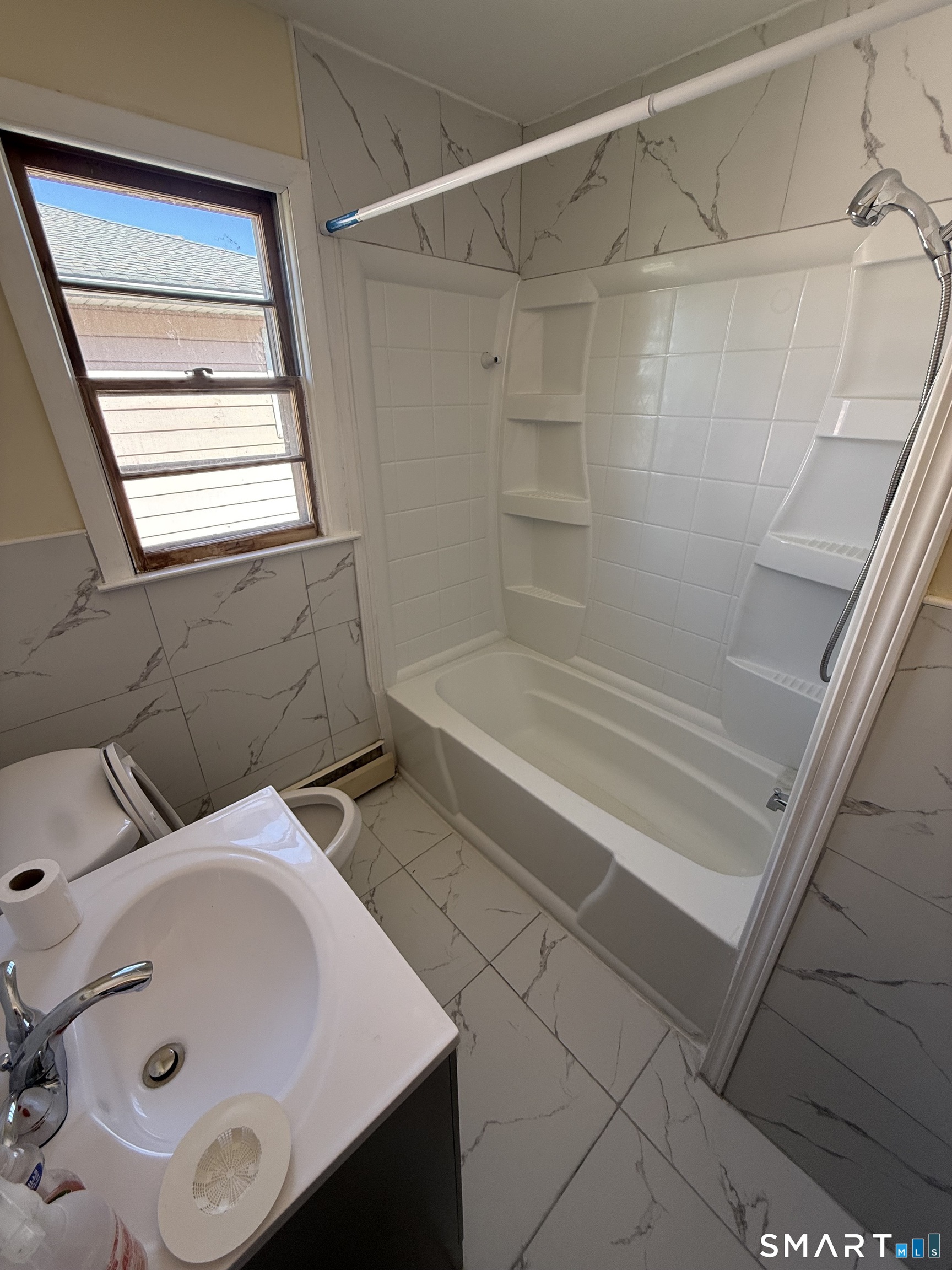 62 Rosemount Avenue Waterbury, CT 06708 - Photo 4 of 22 Gallery Image 4