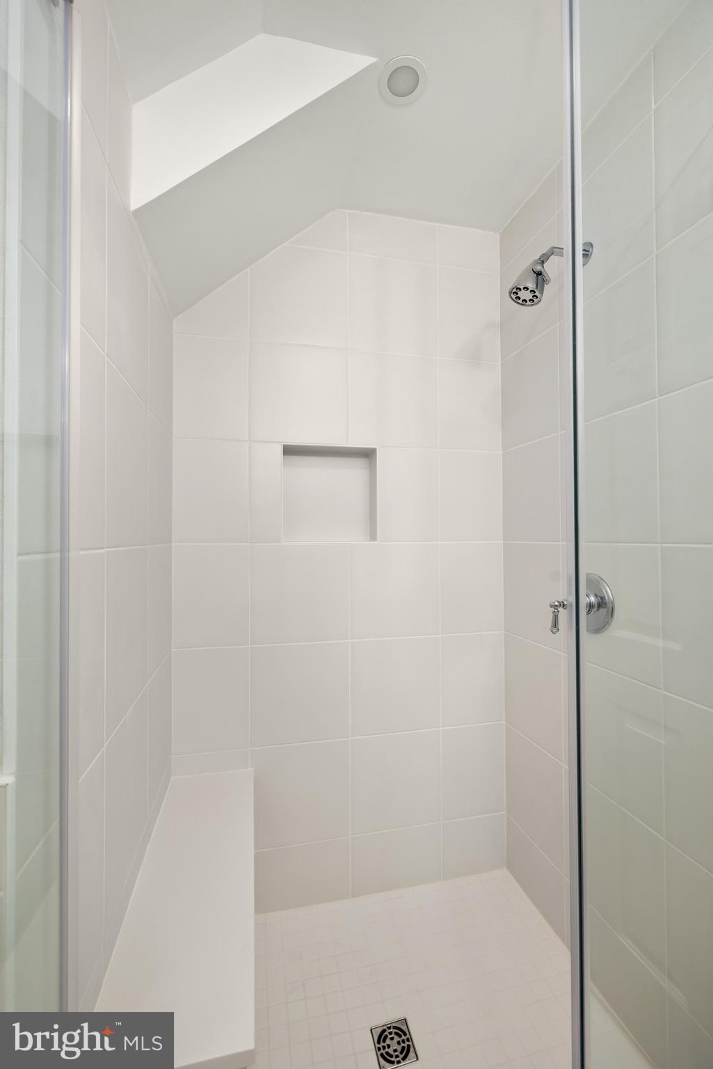 112 Summerfield Road Chevy Chase, MD 20815 - Photo 30 of 42 Top Level - Full Bathroom