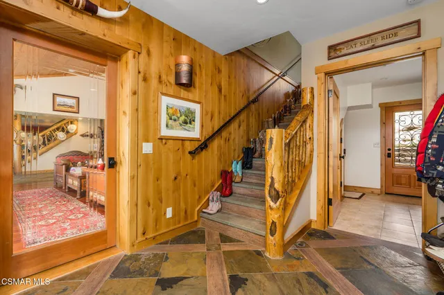 a view of a pathway of a yard