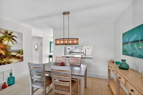 $204,999 | 2400 Northeast 1st Lane, Unit 102, Boynton Beach, FL 33435