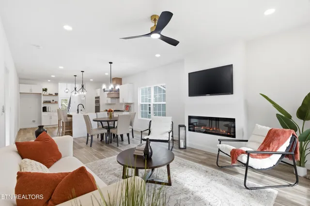 $525,000 | 1902 Woodbine Avenue, Knoxville, TN 37917