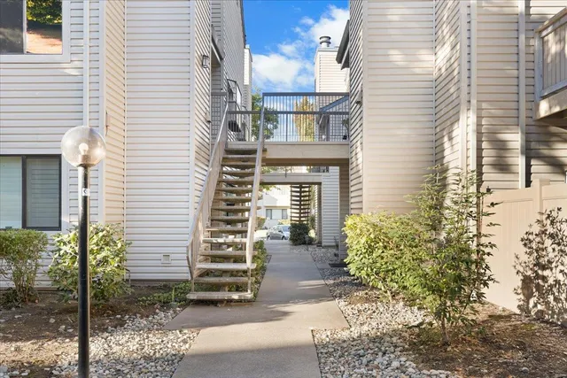 $224,800 | 2280 Hurley Way, Unit 32, Sacramento, CA 95825