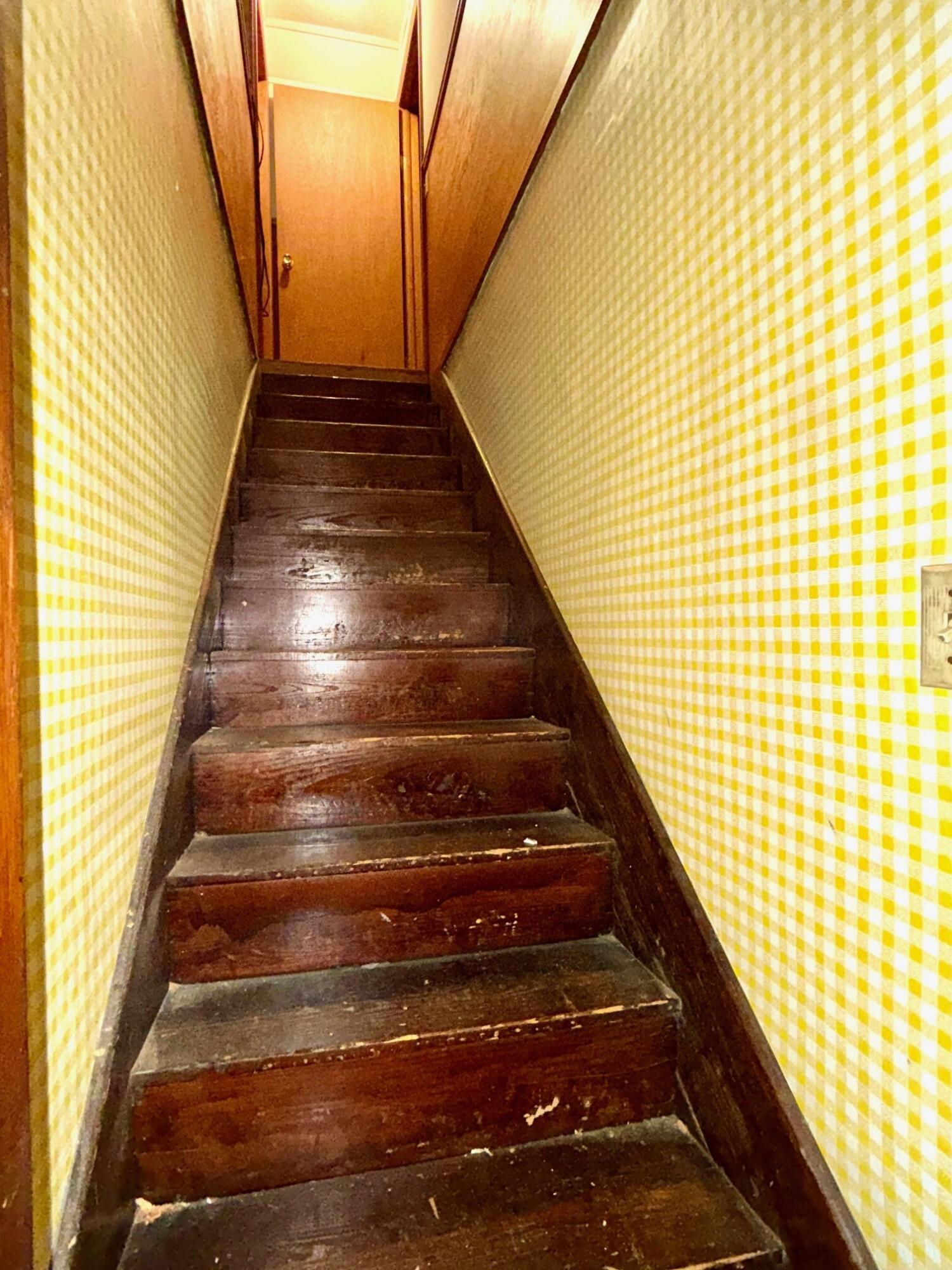 15825 State Rte 207 Mount Sterling, OH 43143 - Photo 21 of 47 Stairs going up stairs