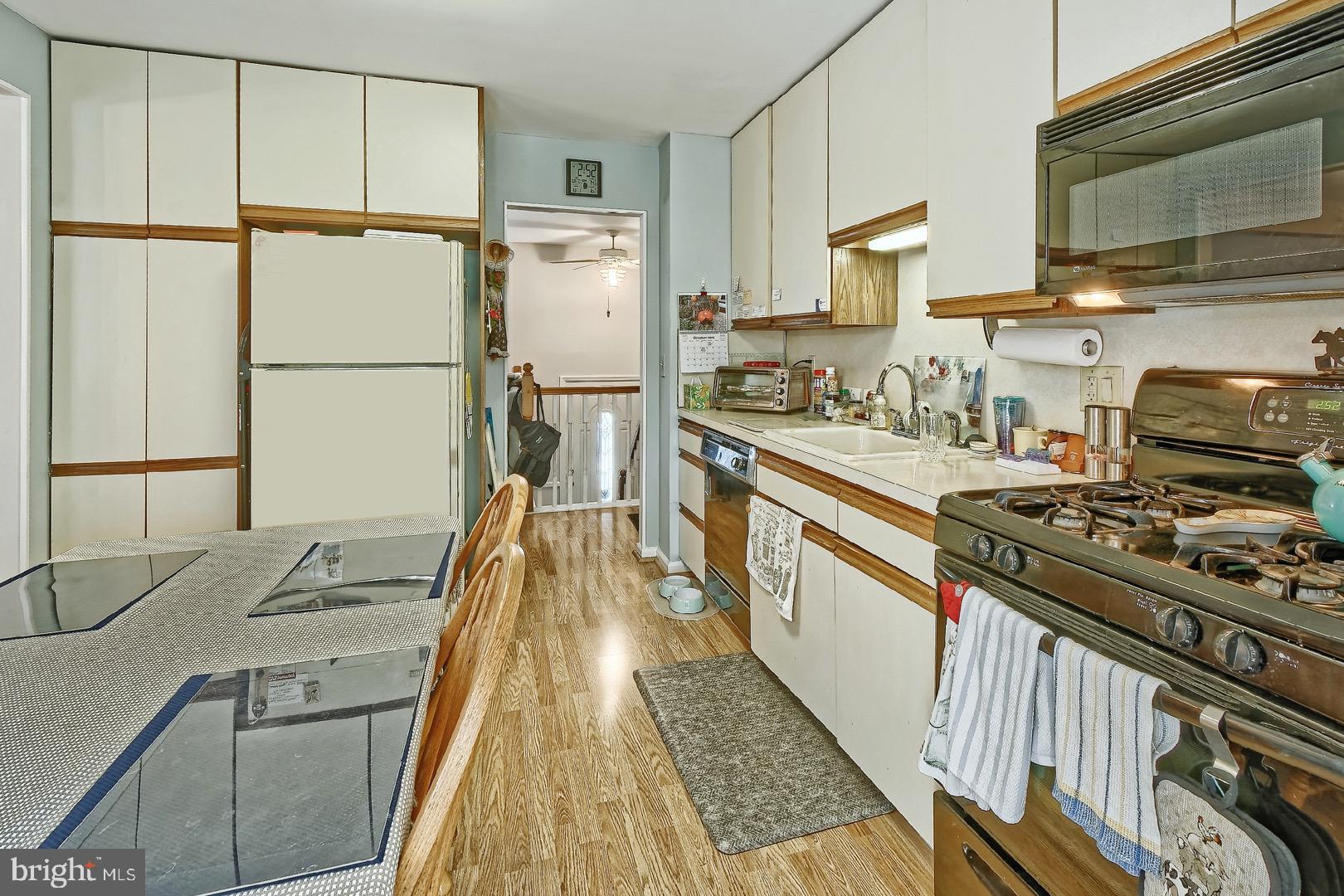 508 Hudson Avenue Pitman, NJ 08071 - Photo 11 of 32 Kitchen