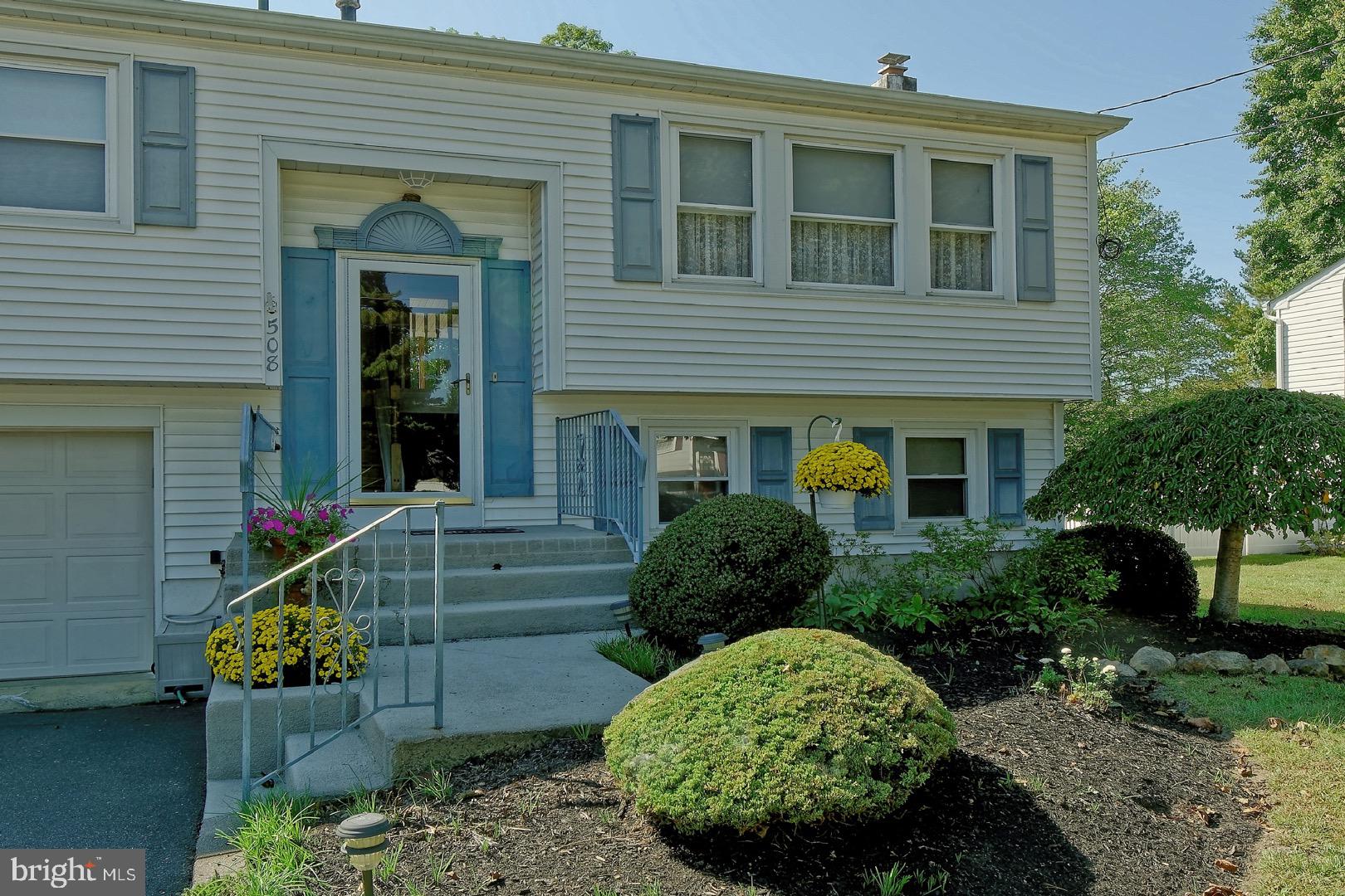 508 Hudson Avenue Pitman, NJ 08071 - Photo 3 of 32 Exterior front/steps