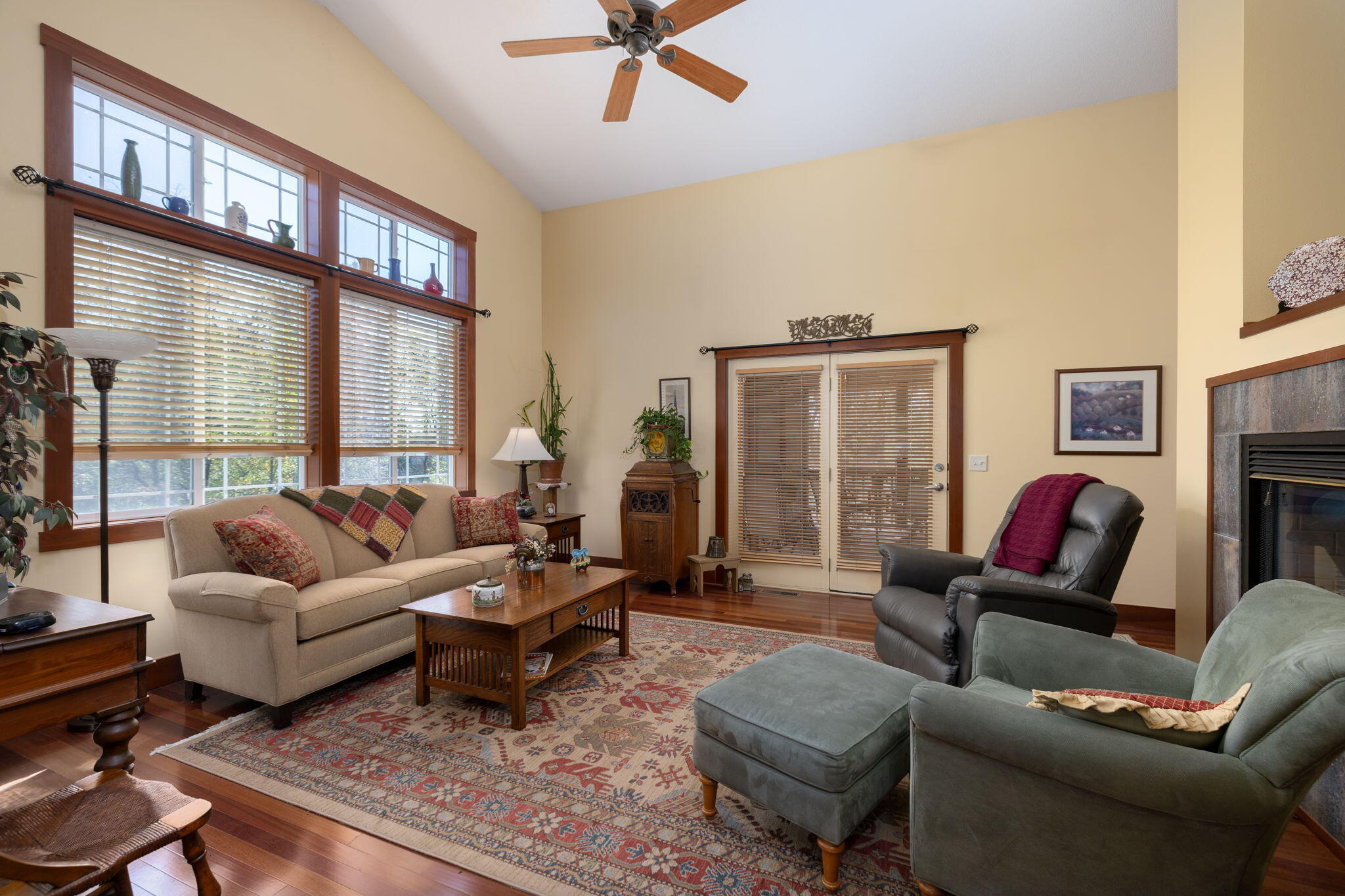 N2031 County Road F La Crosse, WI 54601 - Photo 2 of 25 Living Room