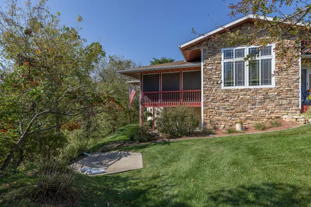 $399,900 | N2031 County Road F, La Crosse, WI 54601