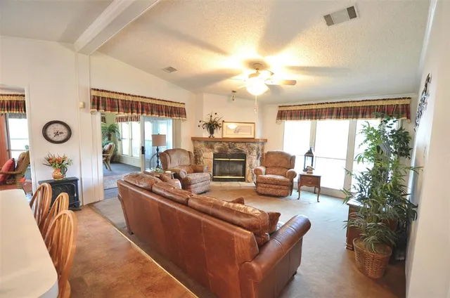 $295,000 | 116 Piney Point Drive, Murchison, TX 75778