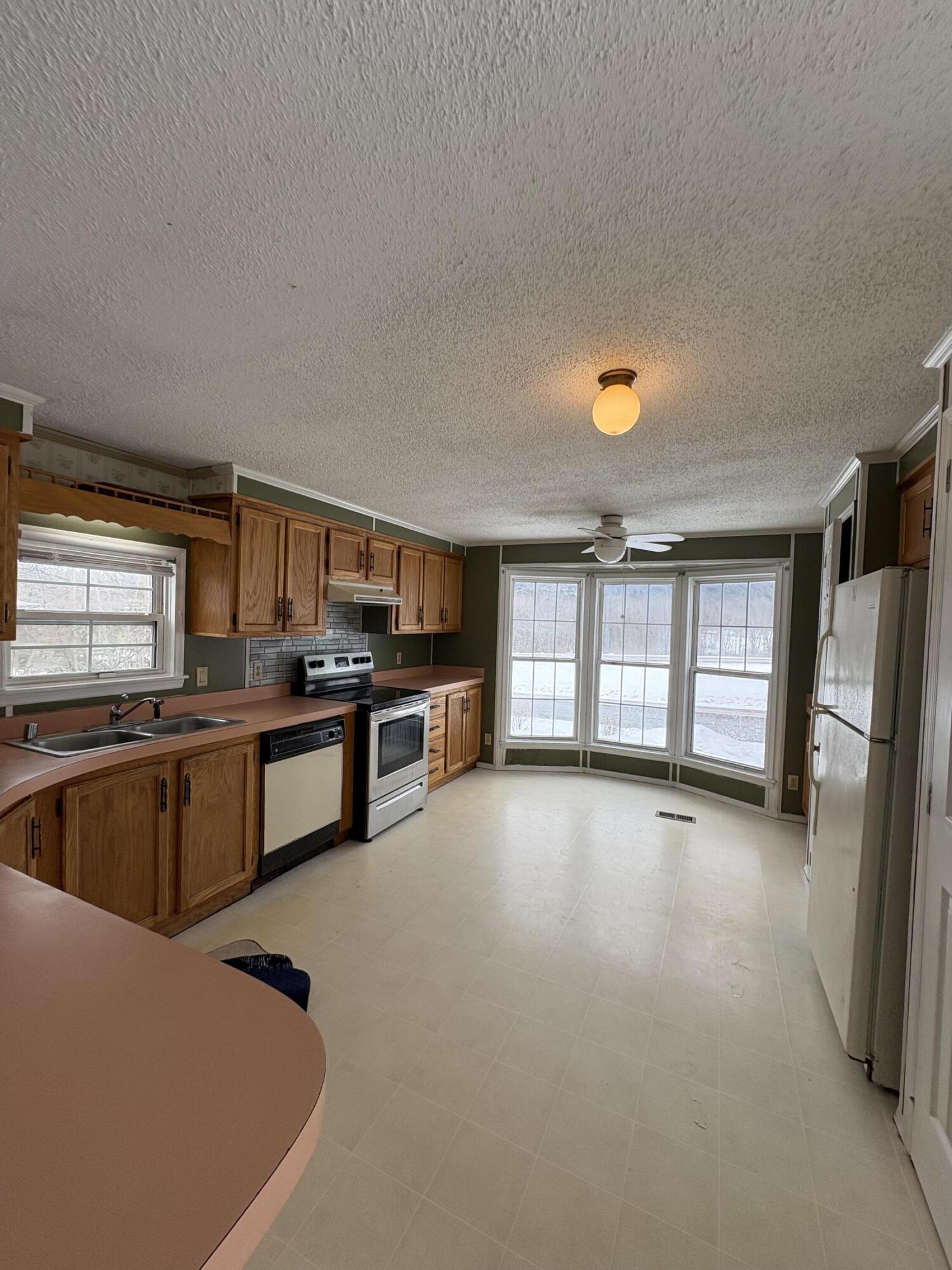 148 School Road Sabattus, ME 04280 - Photo 6 of 26 IMG_0396